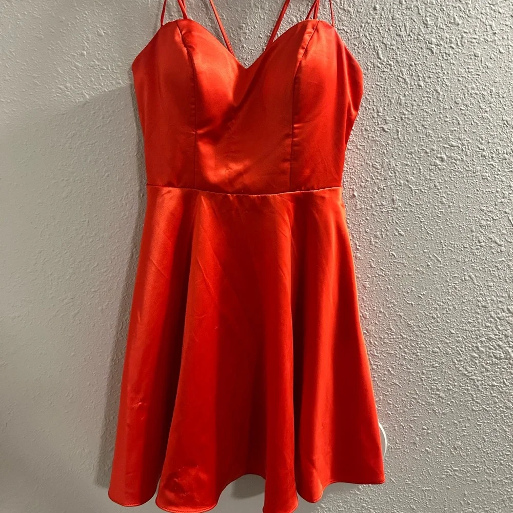 Size 1/2 RED SILKY MINI DRESS - Picture 1 of 4